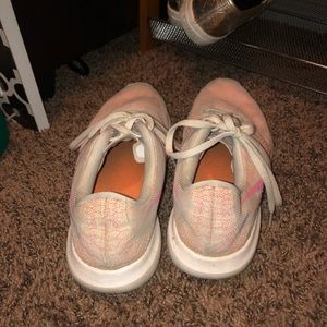 Nike ruining shoes. (Nike flex)